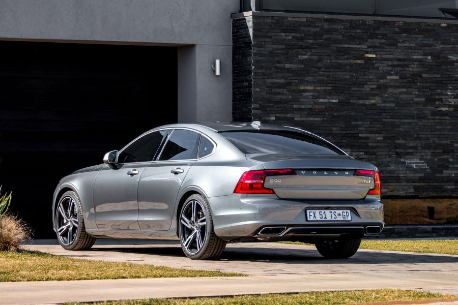  Volvo S90 T6 R-Design 2017 года  (ZA) (фото 13 из 20)